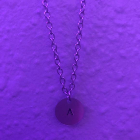 Custom Initial necklace - Picture 2 of 3